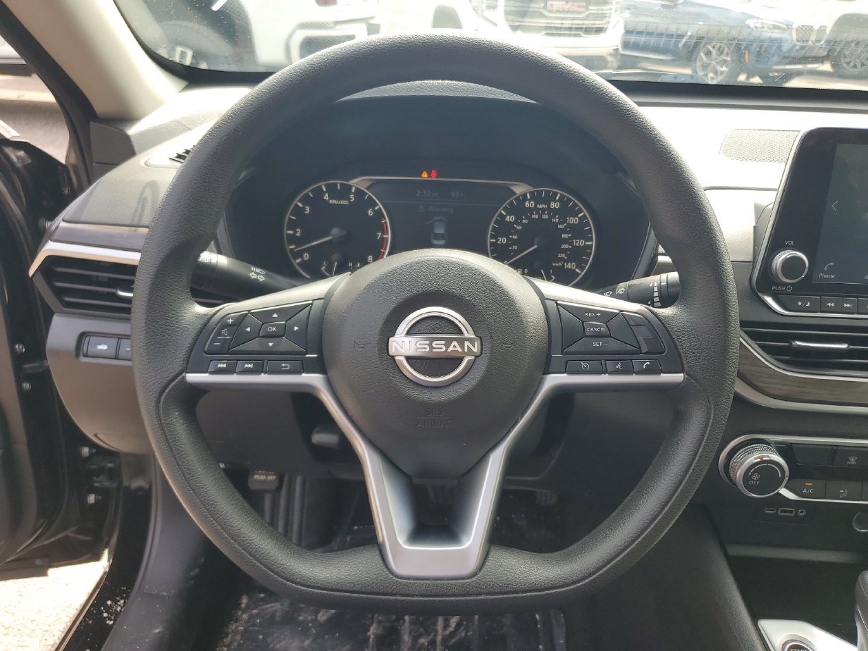 Used 2024 Nissan Altima 2.5 SV FWD image 21