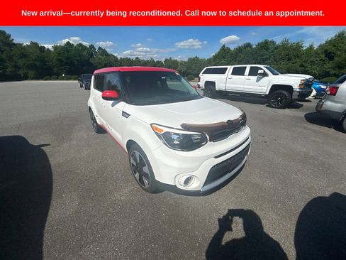 Used 2017 Kia Soul + w/ Designer's Package FWD image 3