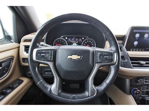 Used 2021 Chevrolet Suburban Premier w/ Premium Package image 9