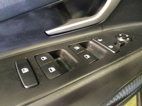 Used 2025 Hyundai Elantra SE FWD image 27