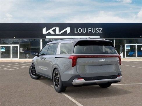New 2026 Kia Carnival EX FWD image 4