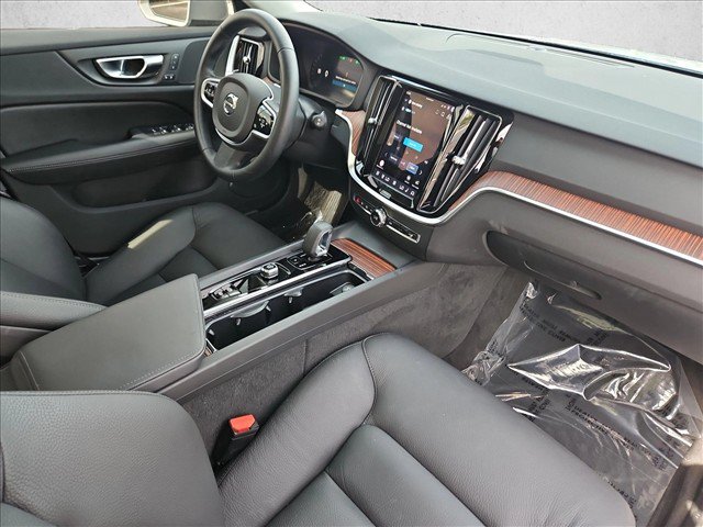Used 2026 Volvo V60 B5 Cross Country Plus w/ Protection Package Premier AWD/4WD image 27