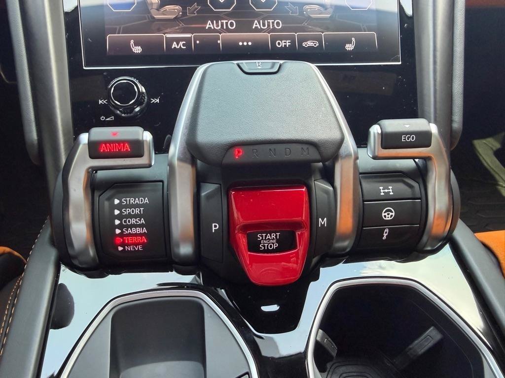 Used 2022 Lamborghini Urus AWD/4WD image 29