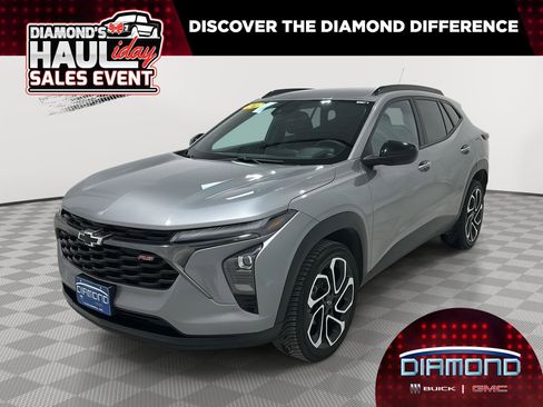 Used 2024 Chevrolet Trax RS w/ Driver Confidence Package image 1