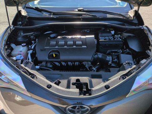 Used 2021 Toyota C-HR LE FWD image 17
