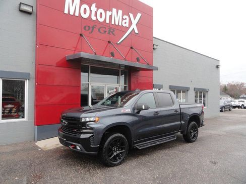 Used 2021 Chevrolet Silverado 1500 LT Trail Boss w/ Convenience Package II image 1
