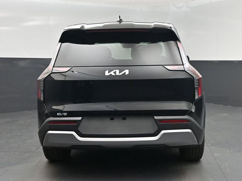 Certified 2026 Kia EV9 Light RWD image 11