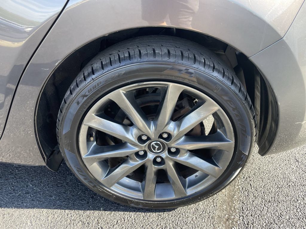 Used 2018 MAZDA MAZDA3 Touring FWD image 8