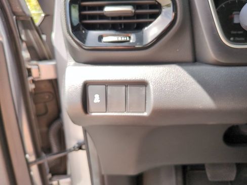 Used 2025 Honda Pilot Sport image 31