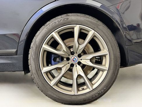 Used 2022 BMW X7 M50i AWD/4WD image 34