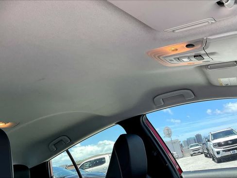 Used 2022 Toyota Prius Prime XLE FWD image 30