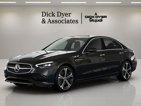 Used 2025 Mercedes-Benz C 300 Sedan image 28
