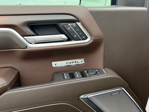 Used 2025 GMC Sierra 1500 Denali w/ Denali Reserve Package AWD/4WD image 17