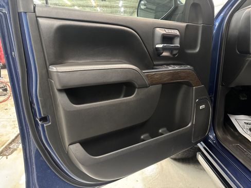 Used 2017 GMC Sierra 1500 Denali w/ Denali Ultimate Package image 9