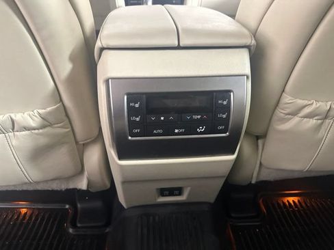 Used 2023 Lexus GX 460 Premium w/ Premium Package AWD/4WD image 28