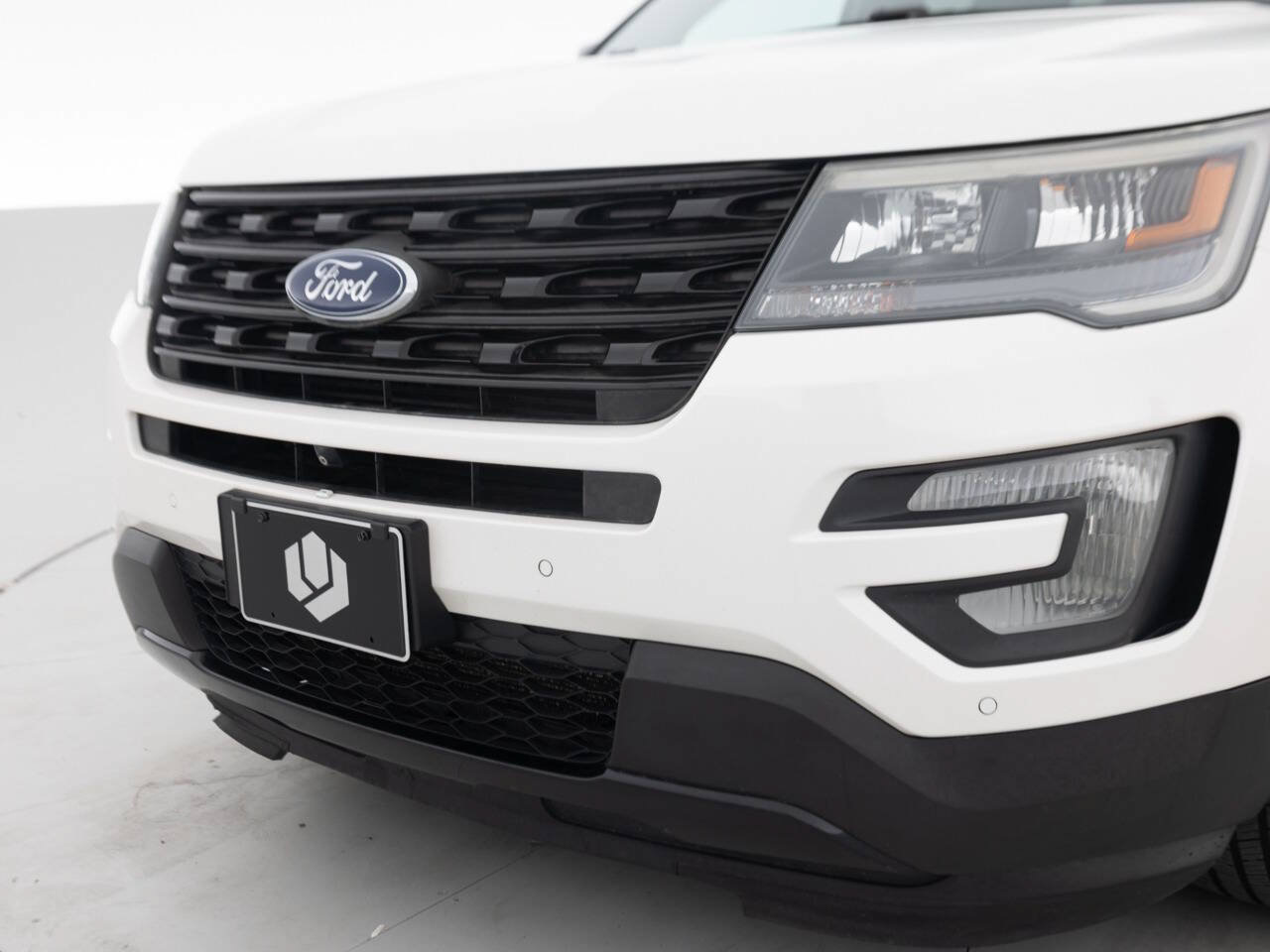 Used 2017 Ford Explorer Sport w/ Equipment Group 401A AWD/4WD image 15