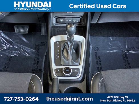 Certified 2024 Hyundai Venue Limited image 20