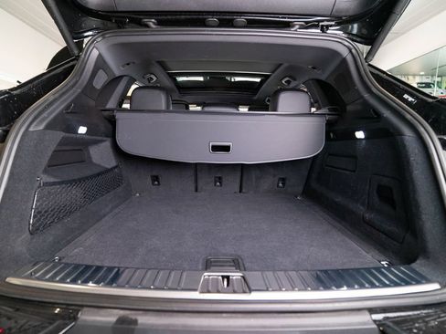 Certified 2025 Porsche Cayenne AWD/4WD image 40