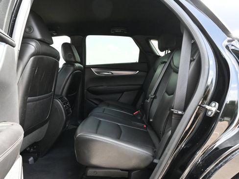 Certified 2025 Cadillac XT5 Luxury FWD image 21