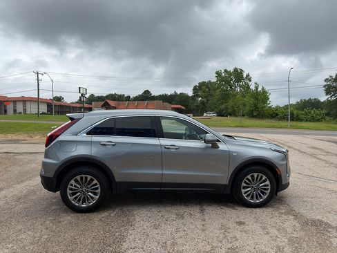 Used 2024 Cadillac XT4 Premium Luxury FWD image 13