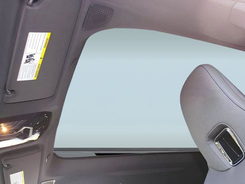 Used 2025 BMW iX M60 image 31