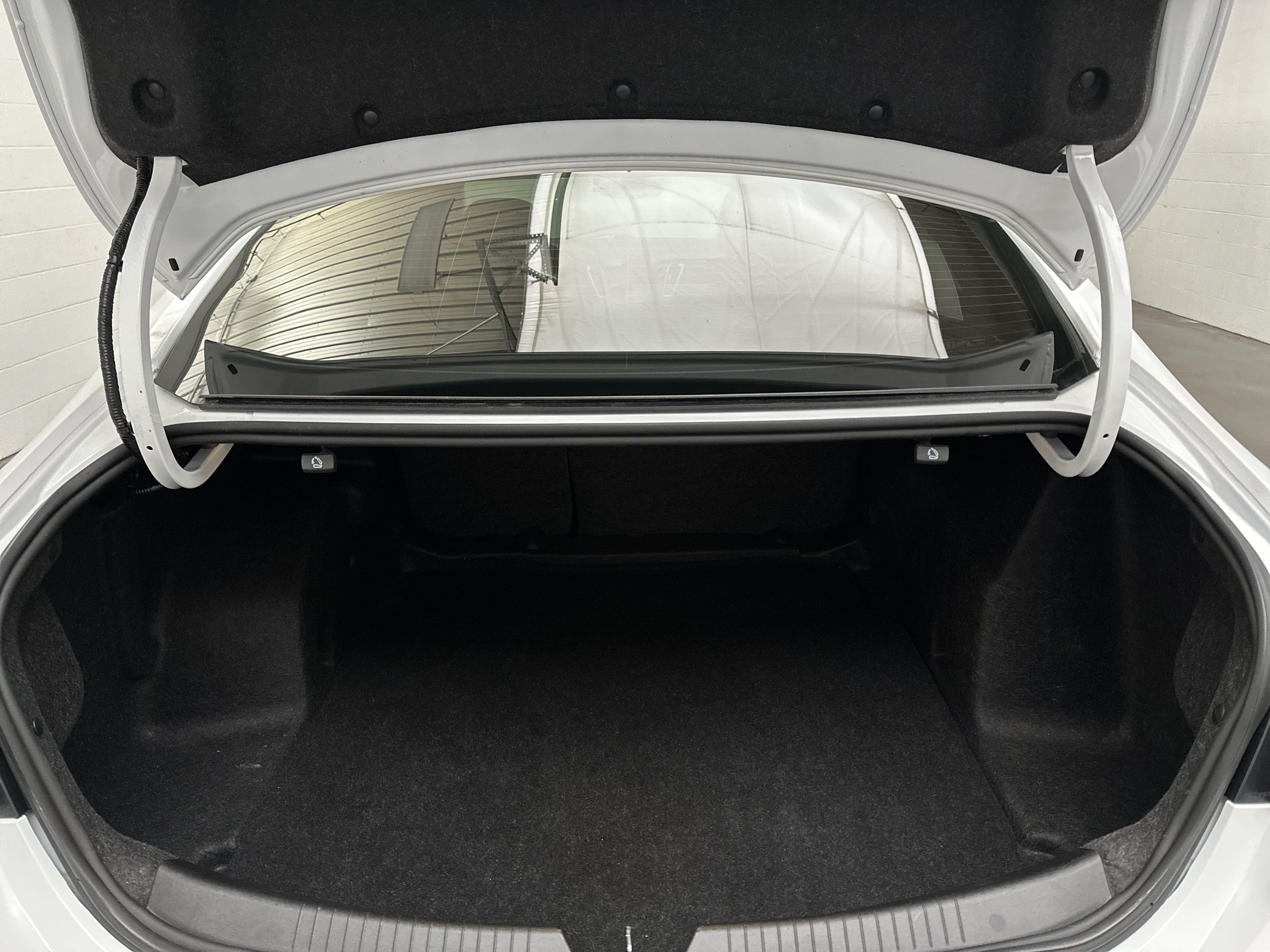 Used 2022 Chevrolet Malibu LT w/ Redline Edition FWD image 11