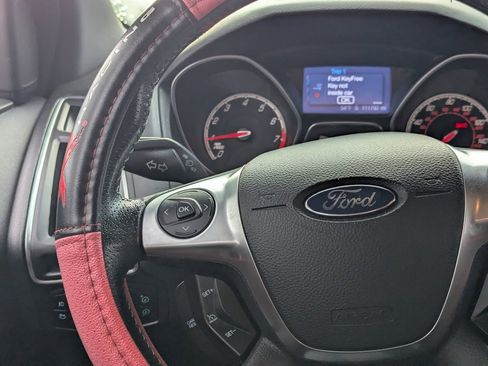 Used 2013 Ford Focus ST image 25