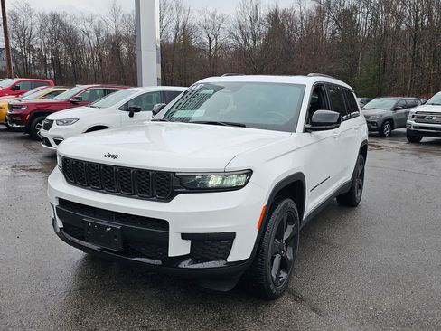 Used 2023 Jeep Grand Cherokee L Laredo image 4