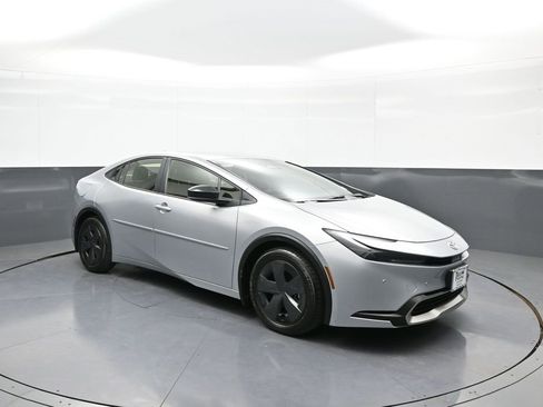 Certified 2024 Toyota Prius Prime SE image 4