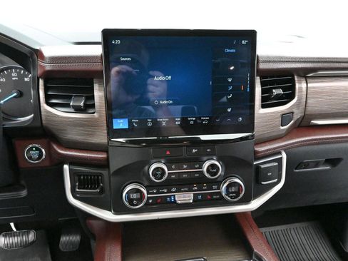 Used 2022 Ford Expedition Limited image 23