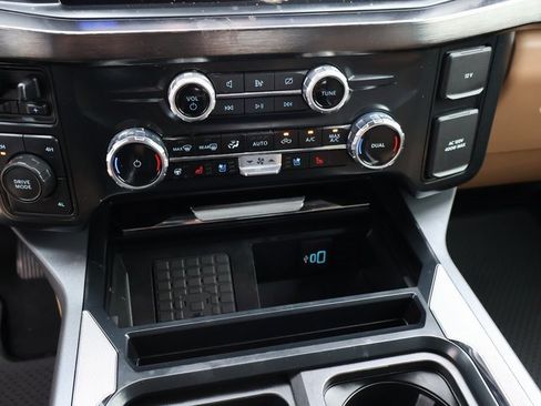 Used 2024 Ford F350 Lariat w/ FX4 Off-Road Package image 26