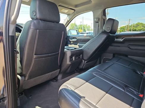 Used 2022 Chevrolet Silverado 1500 LT AWD/4WD image 13