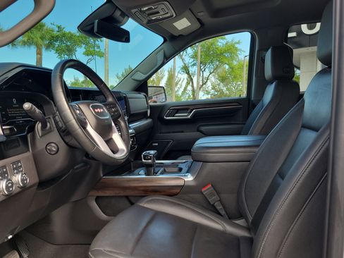 Used 2024 GMC Sierra 1500 SLT w/ SLT Premium Plus Package AWD/4WD image 9
