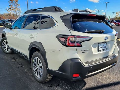 Certified 2025 Subaru Outback Premium w/ Popular Package #1A AWD/4WD image 7