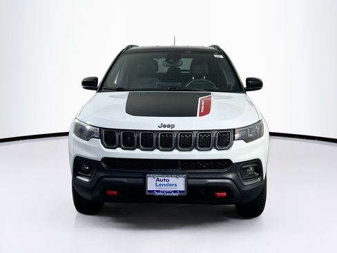 Used 2023 Jeep Compass Trailhawk AWD/4WD image 2