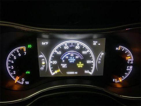 Used 2018 Jeep Grand Cherokee Limited w/ Luxury Group II image 15