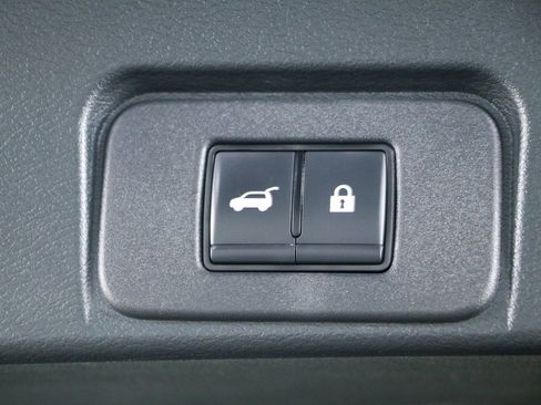 Used 2024 Nissan Rogue SV FWD image 29