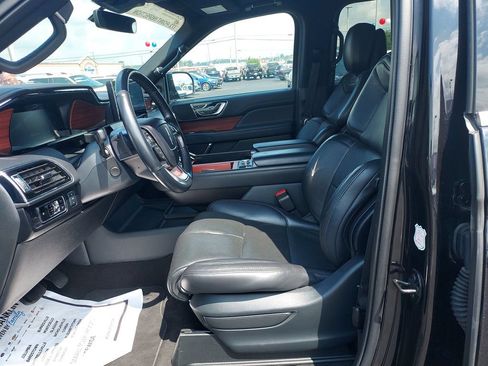 Used 2024 Lincoln Navigator Reserve AWD/4WD image 13