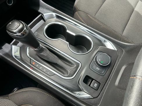 Used 2020 Chevrolet Traverse LS image 22