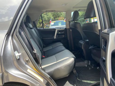 Used 2016 Toyota 4Runner SR5 Premium RWD image 31