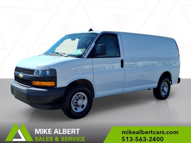Used 2019 Chevrolet Express 2500 w/ Driver Convenience Package RWD image 3