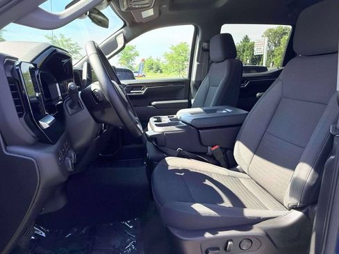 Used 2024 Chevrolet Silverado 1500 LT AWD/4WD image 15
