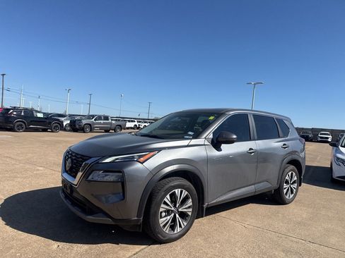 Certified 2022 Nissan Rogue SV image 8