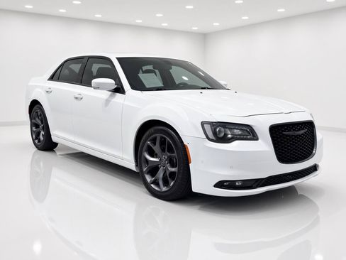 Used 2021 Chrysler 300 S RWD image 8