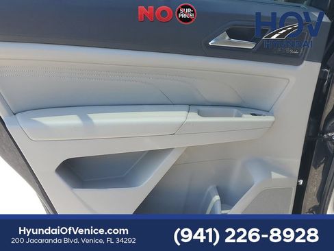 Used 2023 Volkswagen Atlas SEL Premium AWD/4WD image 16