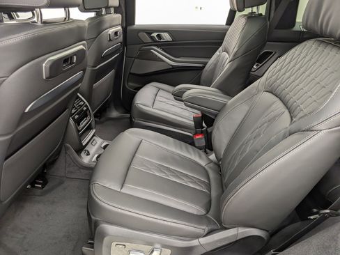 New 2026 BMW X7 M60i image 15