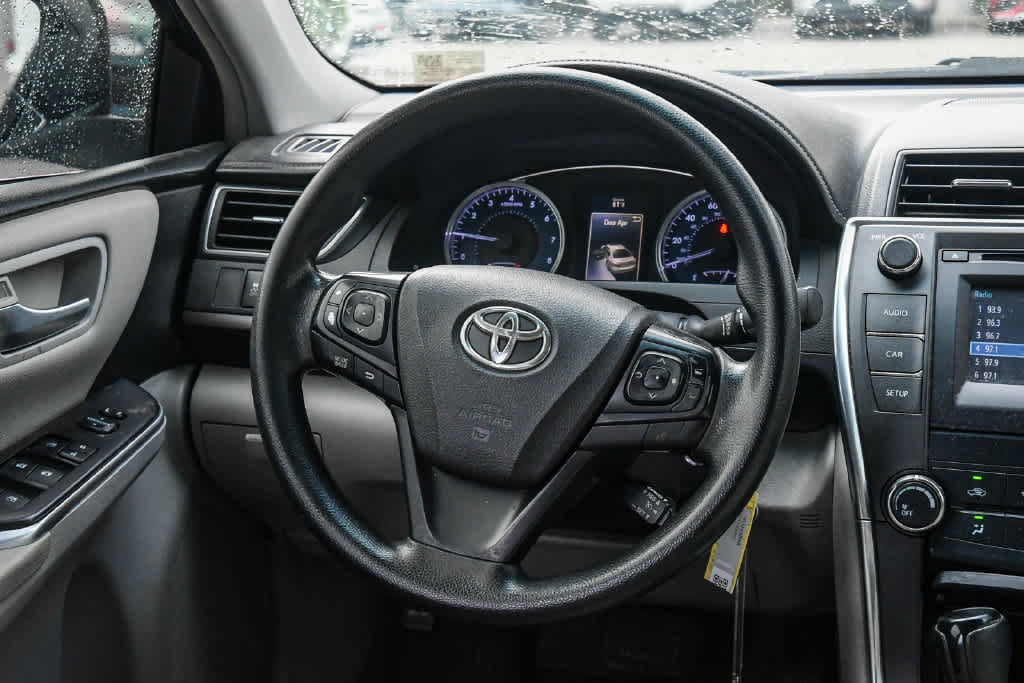 Used 2017 Toyota Camry LE FWD image 12