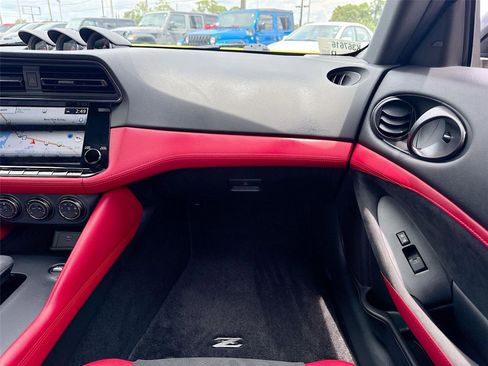 Used 2024 Nissan Z Performance w/ Floor Mat Package image 24