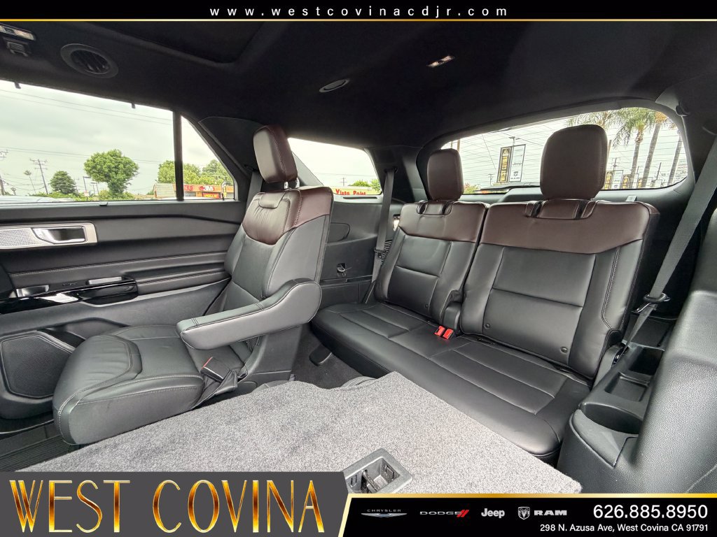 Used 2024 Ford Explorer Platinum w/ Technology Package AWD/4WD image 26