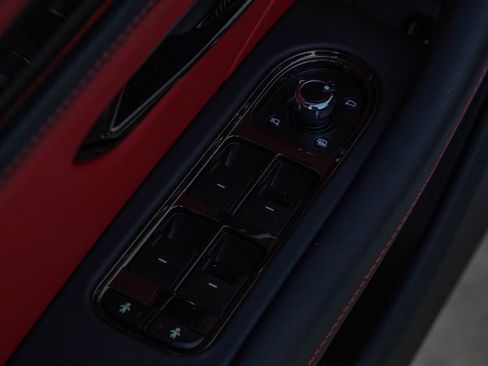 New 2026 Bentley Flying Spur Plug-In Hybrid image 32